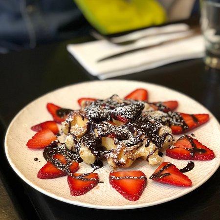 Hardware Street Cafe & Bar